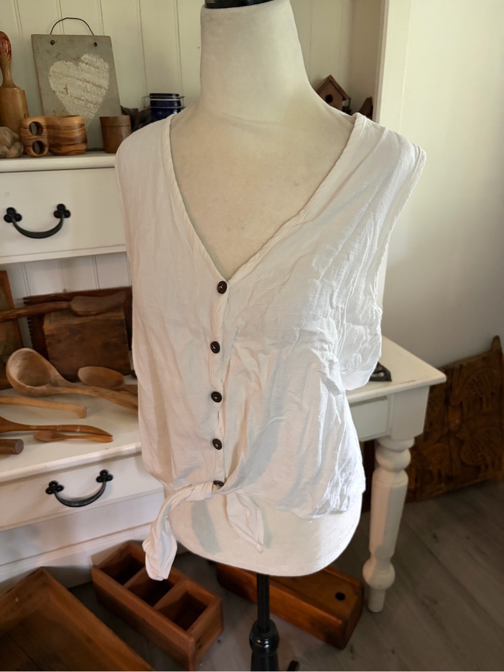 Green Envelope Lightweight V-Neck Tie-Front Sleeveless Top - White